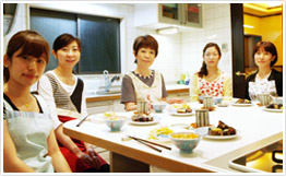 名古屋の料理教室KAKUサテライトクッキングのスクール体験・受講者の体験ムービーをご覧頂けます。