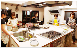 名古屋の料理教室KAKUサテライトクッキングのスクール体験・受講者の体験ムービー2をご覧頂けます。